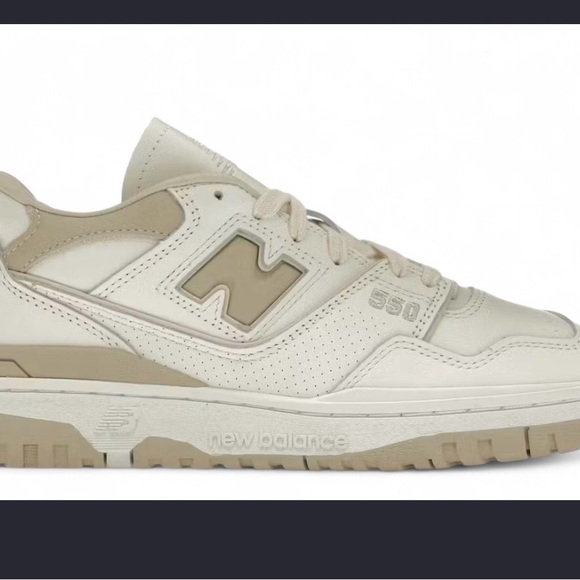 New Balance 550 Low-Top Sneakers in Cream and Tan - Picture 5 of 5